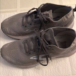 Brooks Gray Athletic Trainers with Breathable Mesh